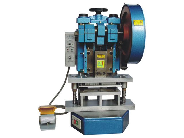 Вырубщик пластиковых карт  Vektor BW200B